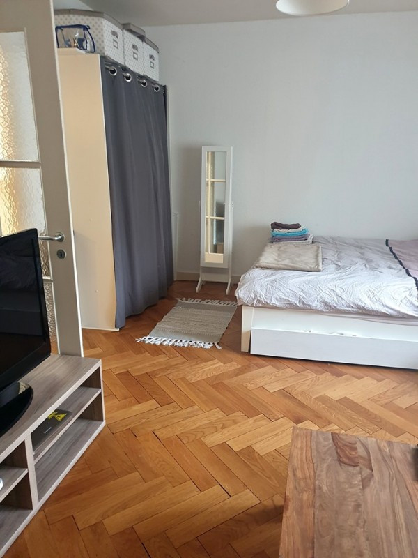 Bel appartement de 2 pièces situé au coeur des EauxVives. 32 m2 à Genève