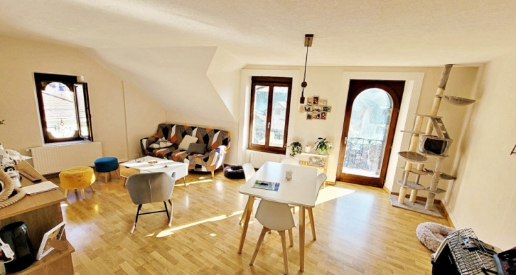 Magnifique appartement attique de 4,5 pièces / jacuzzi / balcon image 1