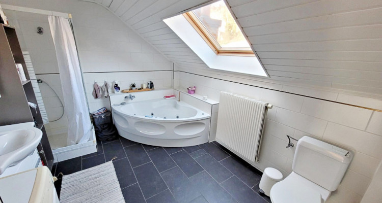 Magnifique appartement attique de 4,5 pièces / jacuzzi / balcon image 4