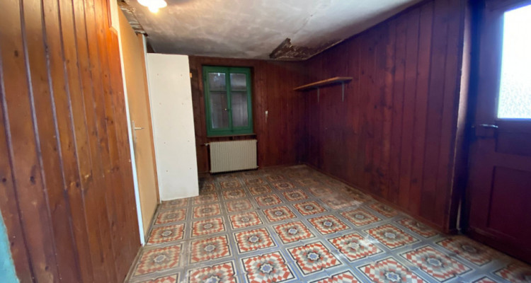 Ferme spacieuse à rénover dans un cadre champêtre avec manège équestre image 10