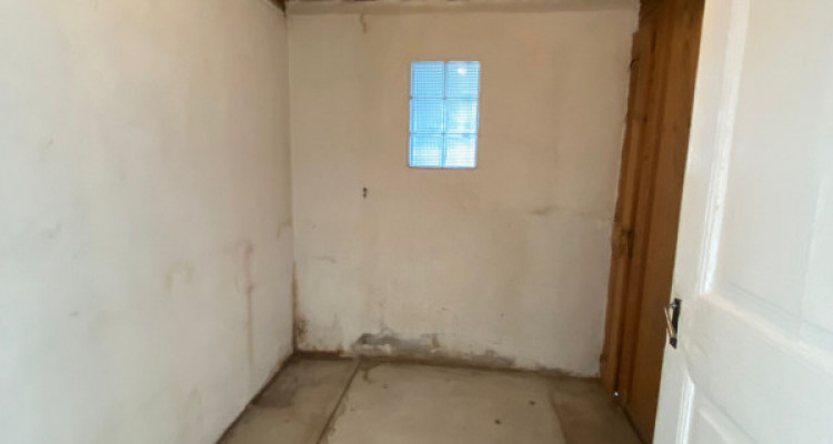 Ferme spacieuse à rénover dans un cadre champêtre avec manège équestre image 19