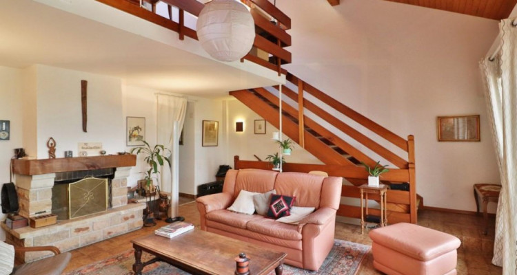 Belle et lumineuse maison contigüe à Lully image 3