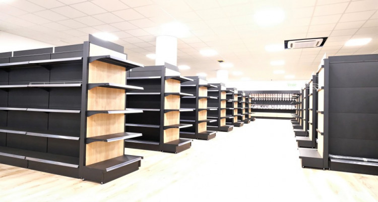 Magnifique arcade commerciale au coeur du quartier des Eaux-Vives image 1