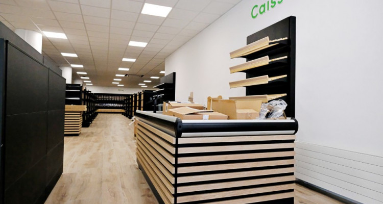 Magnifique arcade commerciale au coeur du quartier des Eaux-Vives image 2