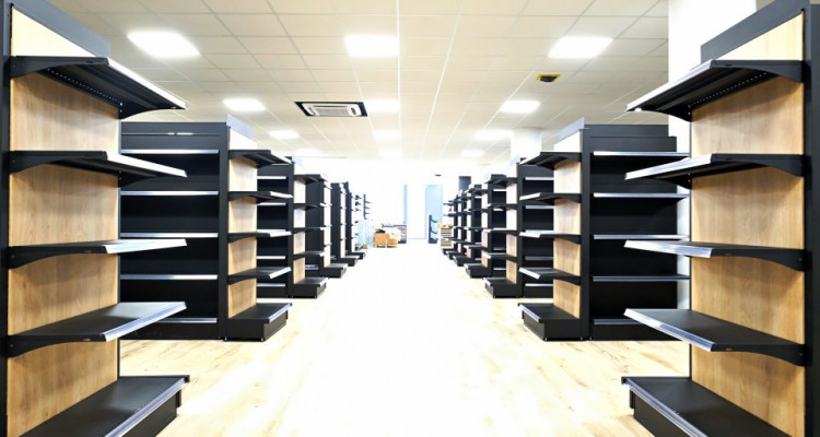 Magnifique arcade commerciale au coeur du quartier des Eaux-Vives image 4