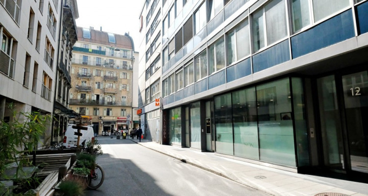 Magnifique arcade commerciale au coeur du quartier des Eaux-Vives image 5