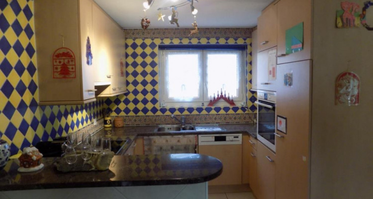 Maison mitoyenne de 4 chambres à Gland image 3