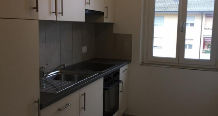 2 mois offerts pour appartement de 3.5 pièces complètement rénové à Bienne image 5