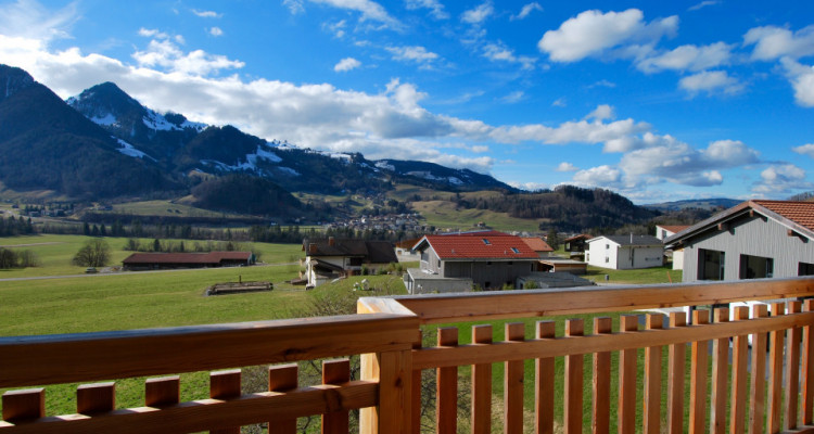 Bel appartement de 4.5 pièces à Estavannens dans un quartier paisible  image 1
