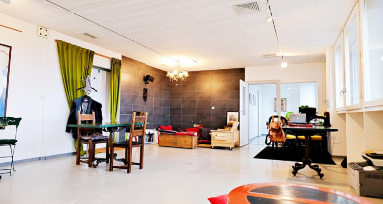 Magnifique bureaux / laboratoire / avec fumoir. image 3