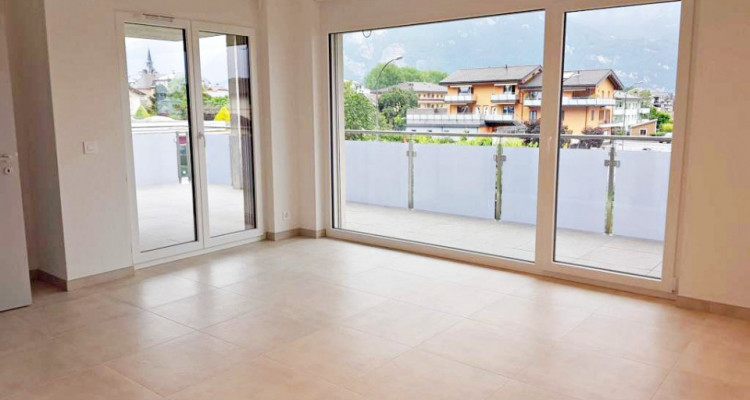 Sublime appartement de 2.5 pièces / Vue dégagée / Terrasse image 2