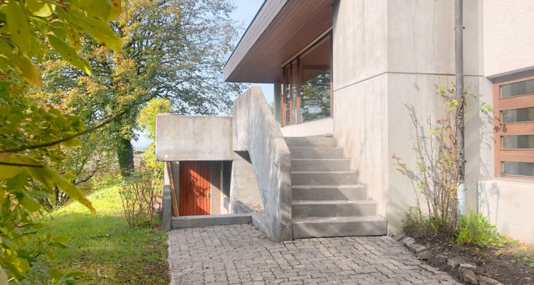 Seltene Gelegenheit: 9.5-Zimmer Zwei-Generationenhaus image 3