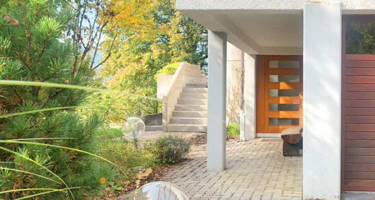 Seltene Gelegenheit: 9.5-Zimmer Zwei-Generationenhaus image 4