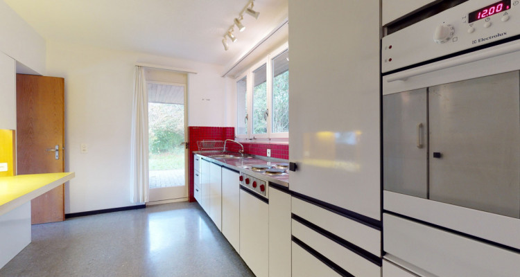 Seltene Gelegenheit: 9.5-Zimmer Zwei-Generationenhaus image 12