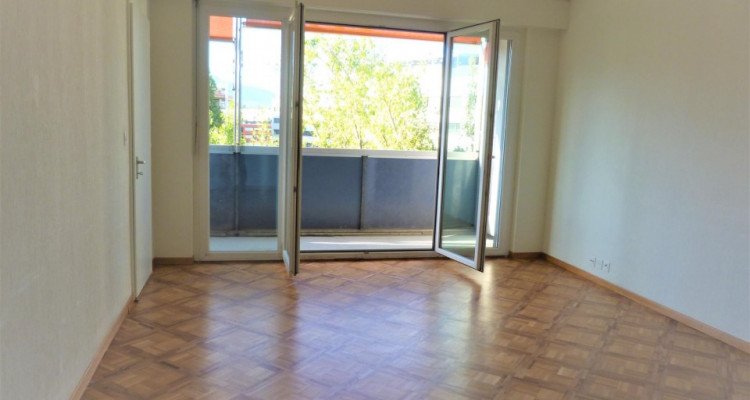 Appartement rénové de 4P rue des Battoirs. image 2