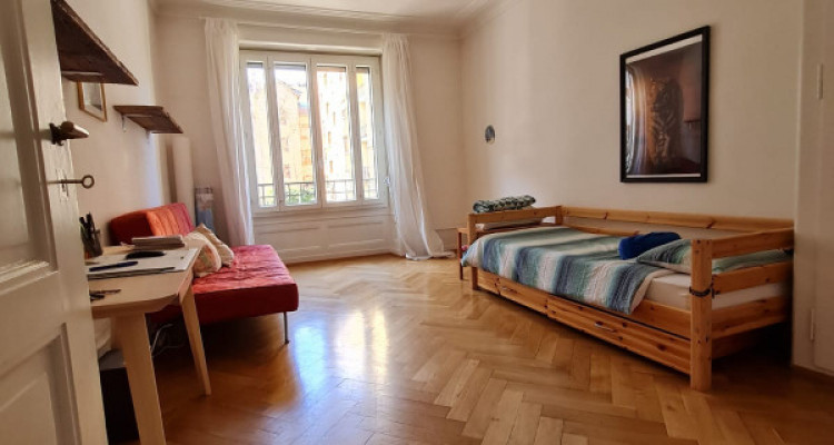 Agence de Relocation. Appartement 6.5 pièces, Avenue Dumas 1e étage. Proche des commerces et des commodités. image 6