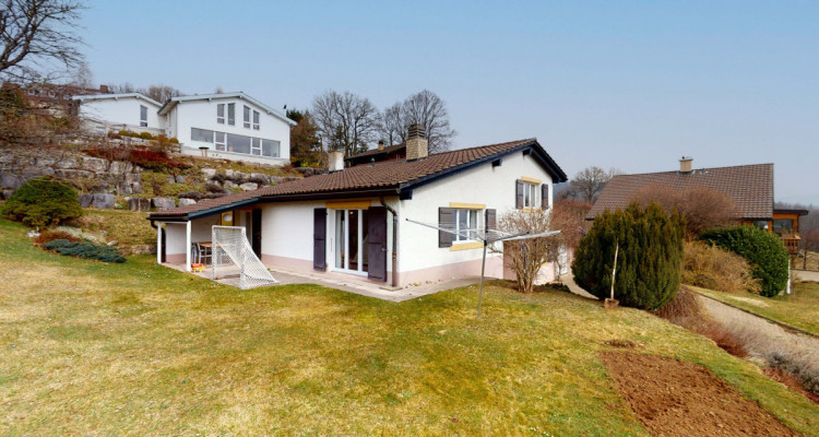 VISITES SUSPENDUES splendide villa avec vue et terrain avec potentiel image 1