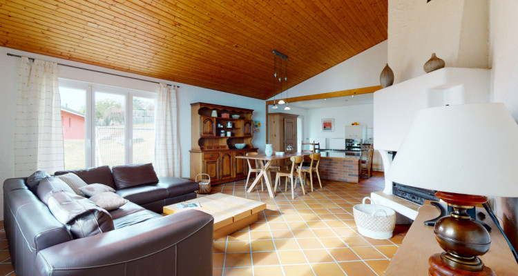 VISITES SUSPENDUES splendide villa avec vue et terrain avec potentiel image 5