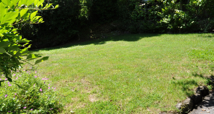 PULLY - CHARMANT JARDIN AVEC PETIT CHALET  image 1