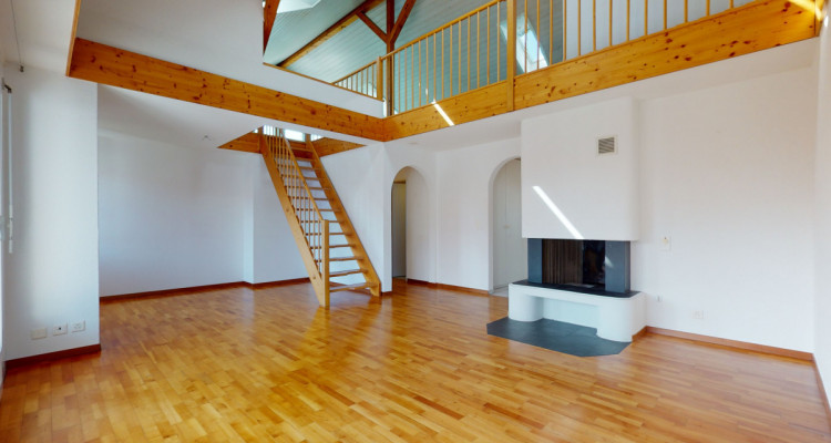 Charmante 4.5-Zimmer Dachwohnung mit grosser Galerie image 1