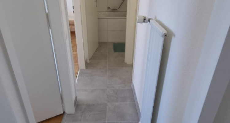 Très beau et moderne 3 pièces à Châtelaine avec grand balcon image 4