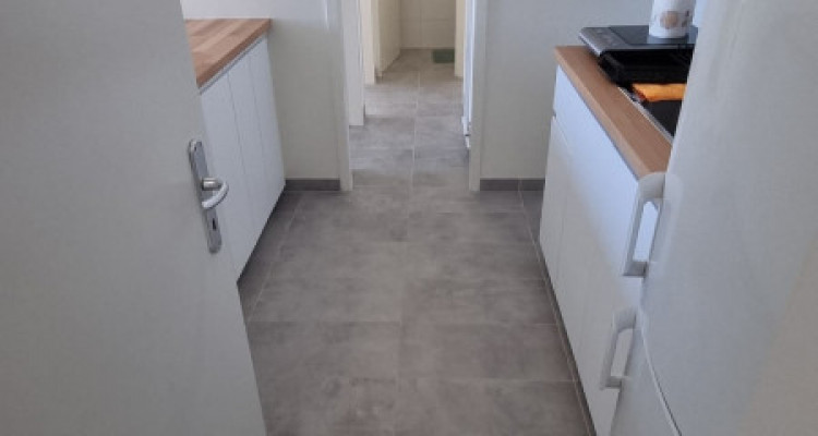 Très beau et moderne 3 pièces à Châtelaine avec grand balcon image 5