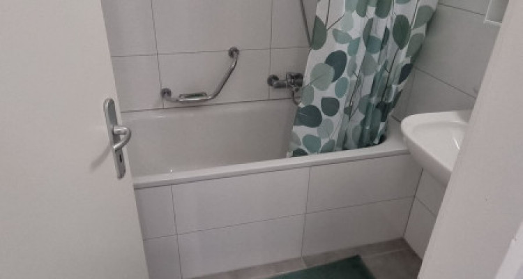 Très beau et moderne 3 pièces à Châtelaine avec grand balcon image 7