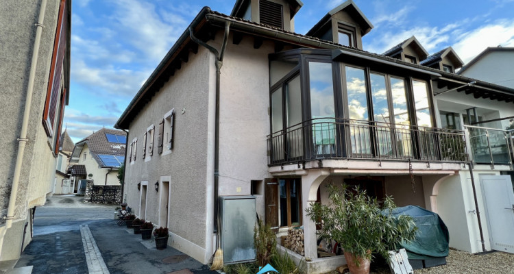 Maison villageoise de deux appartements à Begnins image 1