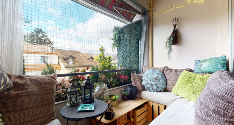 Duplex avec mezzanine et surcombles au coeur de Gland. Un charme fou! image 6