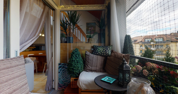 Duplex avec mezzanine et surcombles au coeur de Gland. Un charme fou! image 7