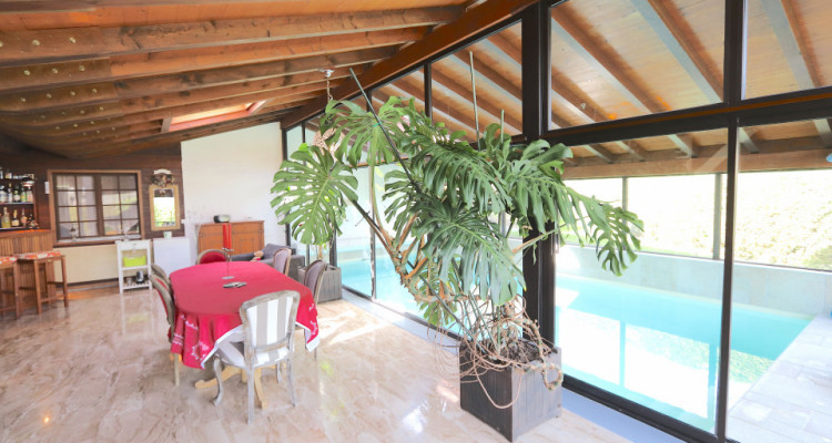 Villa individuelle de 5.5 pièces avec piscine intérieure et annexe indépendante de 150 m2 image 2