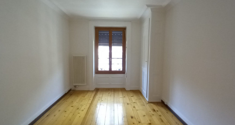 Magnifique 3 pièces avec cachet et balcon à Plainpalais image 4