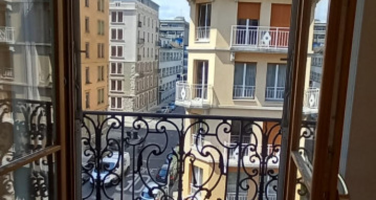 Magnifique 3 pièces avec cachet et balcon à Plainpalais image 5