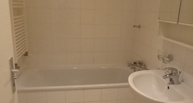 Magnifique 3 pièces avec cachet et balcon à Plainpalais image 6