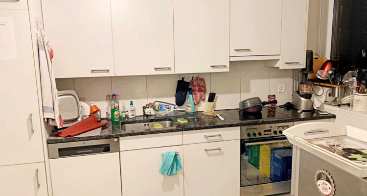 Bel appartement de 4.5 pièces // Balcon // Proche commodités image 3