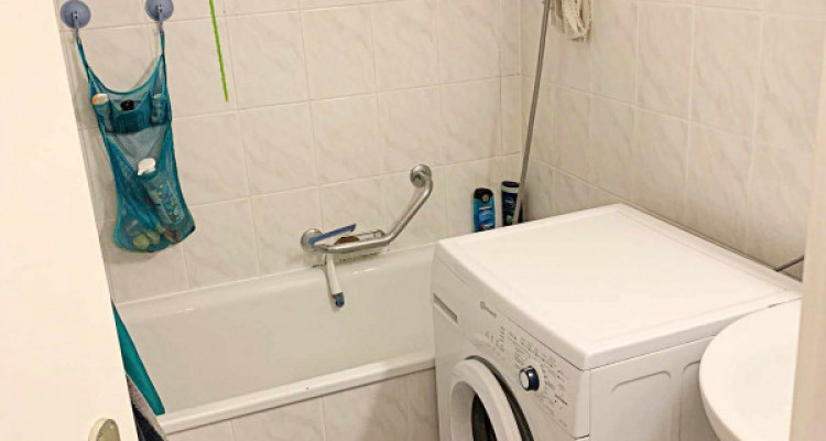 Bel appartement de 4.5 pièces // Balcon // Proche commodités image 8