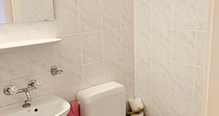 Bel appartement de 4.5 pièces // Balcon // Proche commodités image 9