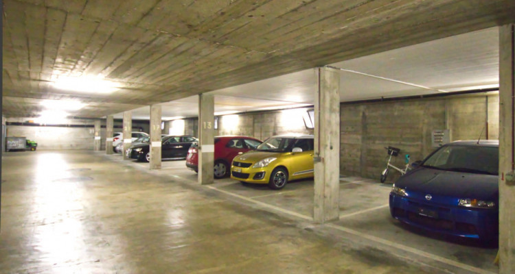 Place de parking rue de Lyon 85. image 1