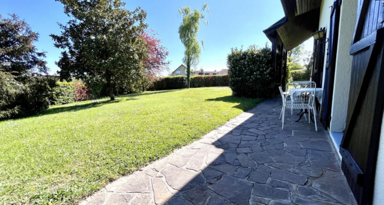 Magnifique maison vaudoise de 7 pièces avec jardin environnant image 2