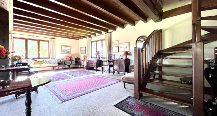Magnifique maison vaudoise de 7 pièces avec jardin environnant image 6