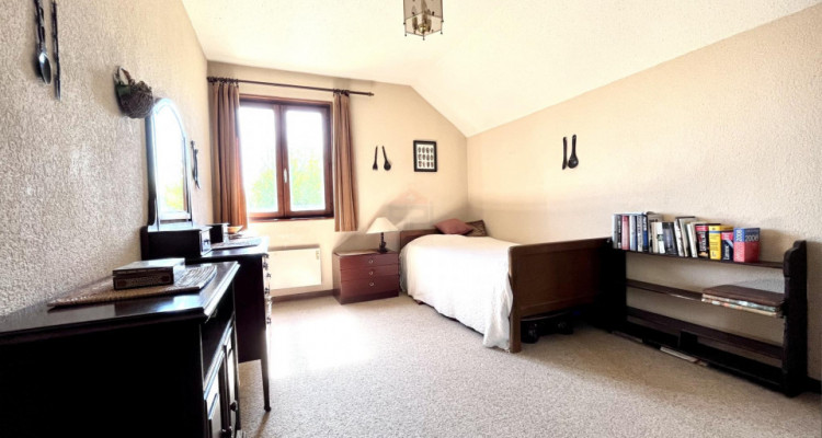 Magnifique maison vaudoise de 7 pièces avec jardin environnant image 8