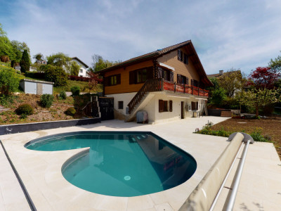Splendide villa avec jolie vue, grand jardin et piscine extérieure image 1