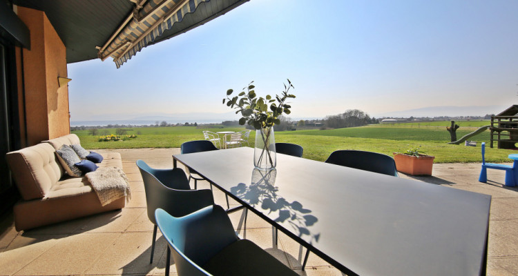 Splendide villa / 6 chambres / Piscine intérieure- Sauna - Vue lac image 10