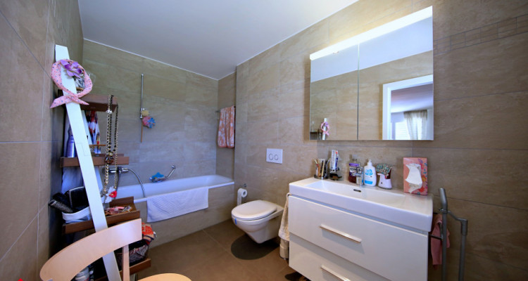 Bel appartement moderne 4.5 pièces avec balcon  image 5