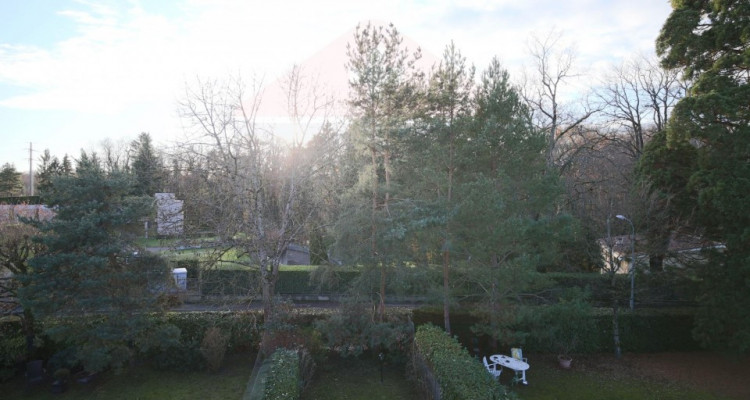 Belle villa contigue de 7 pièces avec jardin privatif image 11