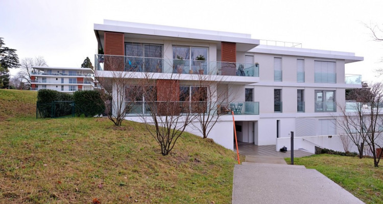 Sous-location appart 3,5 p / 2 chambres / 2 SDB / terrasse avec jardin image 6