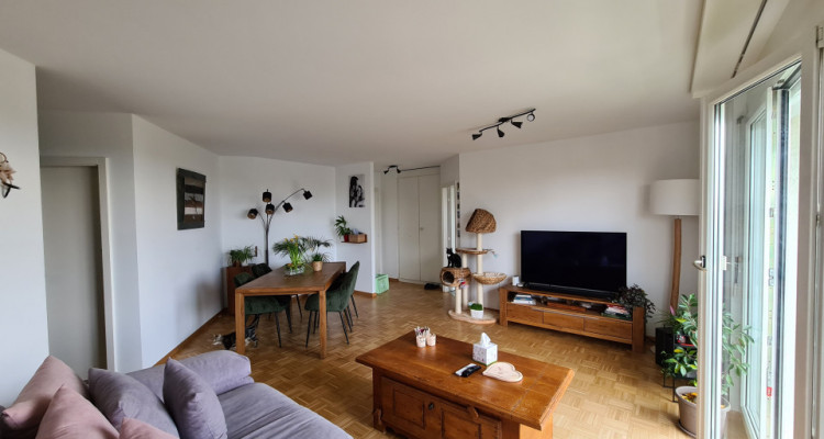 Joli appartement de 3.5 pièces avec un grand balcon avec vue dégagée image 4