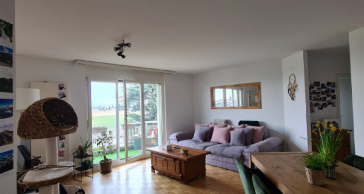 Joli appartement de 3.5 pièces avec un grand balcon avec vue dégagée image 5