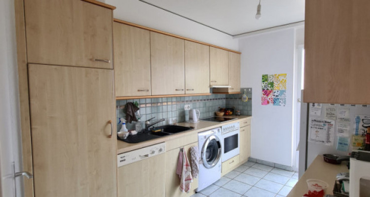 Joli appartement de 3.5 pièces avec un grand balcon avec vue dégagée image 7