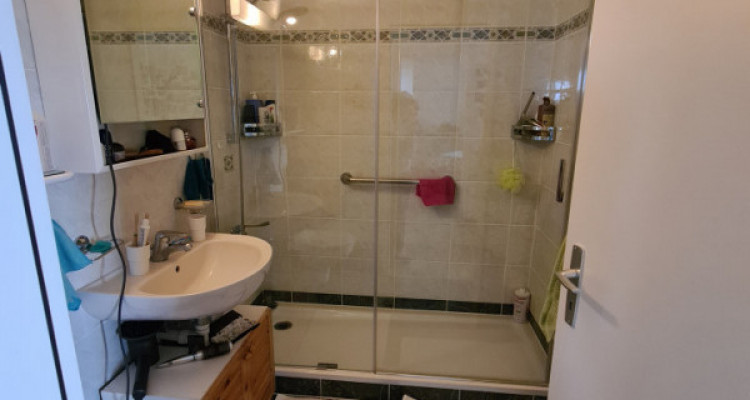 Joli appartement de 3.5 pièces avec un grand balcon avec vue dégagée image 8